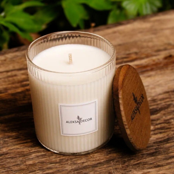 Аромасвеча в стеклянном рифленом стакане с деревянной крышкой 300 мл. / Ассортимент ароматов